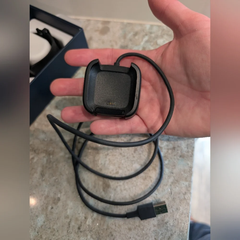 Fitbit Versa FB504 Smartwatch - Black - Small & Large Wristbands - Pre-owned